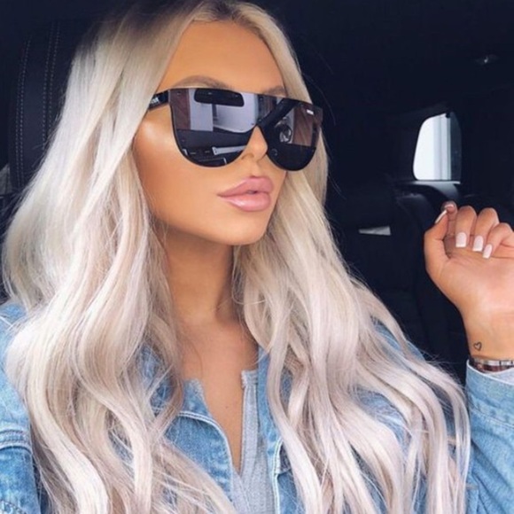 ♥️ PLATINUM BLONDE 22” STRAIGHT LACE FRONT WIG